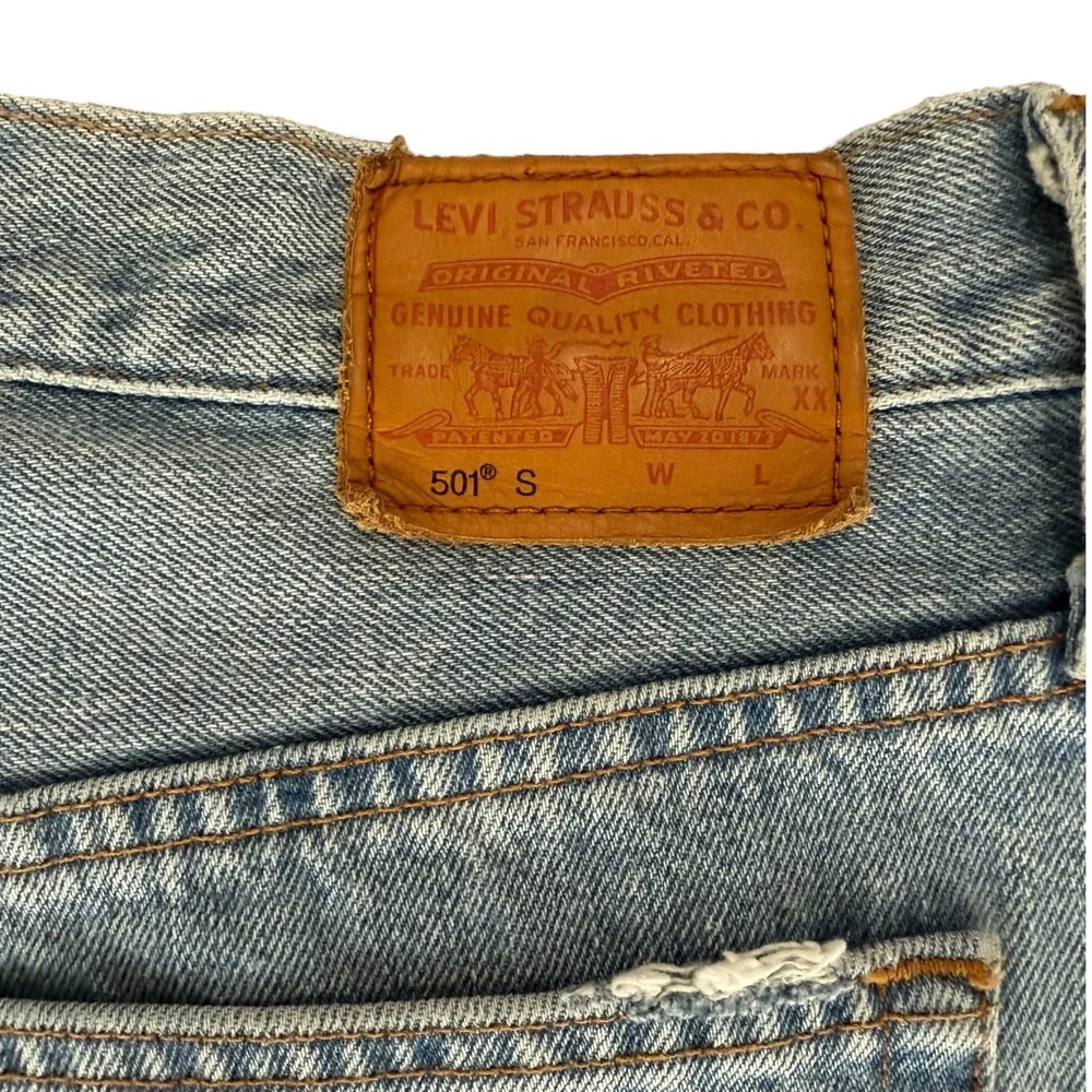 Levis Premium 501 Distressed Light‎ Wash Button Fly Jeans W28 L28 Denim Skinny